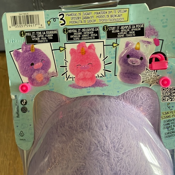 Fluffie Stuffiez small *UNICORN* Pull Fluff to Reveal Surprise Plush Underneath - Picture 5 of 7